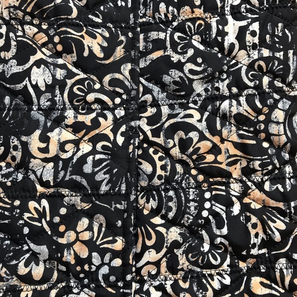 Weekends by Chico’s Black and Pastel Quilted Vest with Pockets, EUC, 1/M/L - Picture 5 of 13